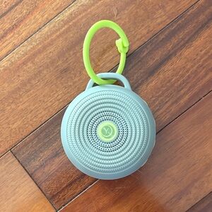 Hushh white noise portable sound machine by Yogasleep